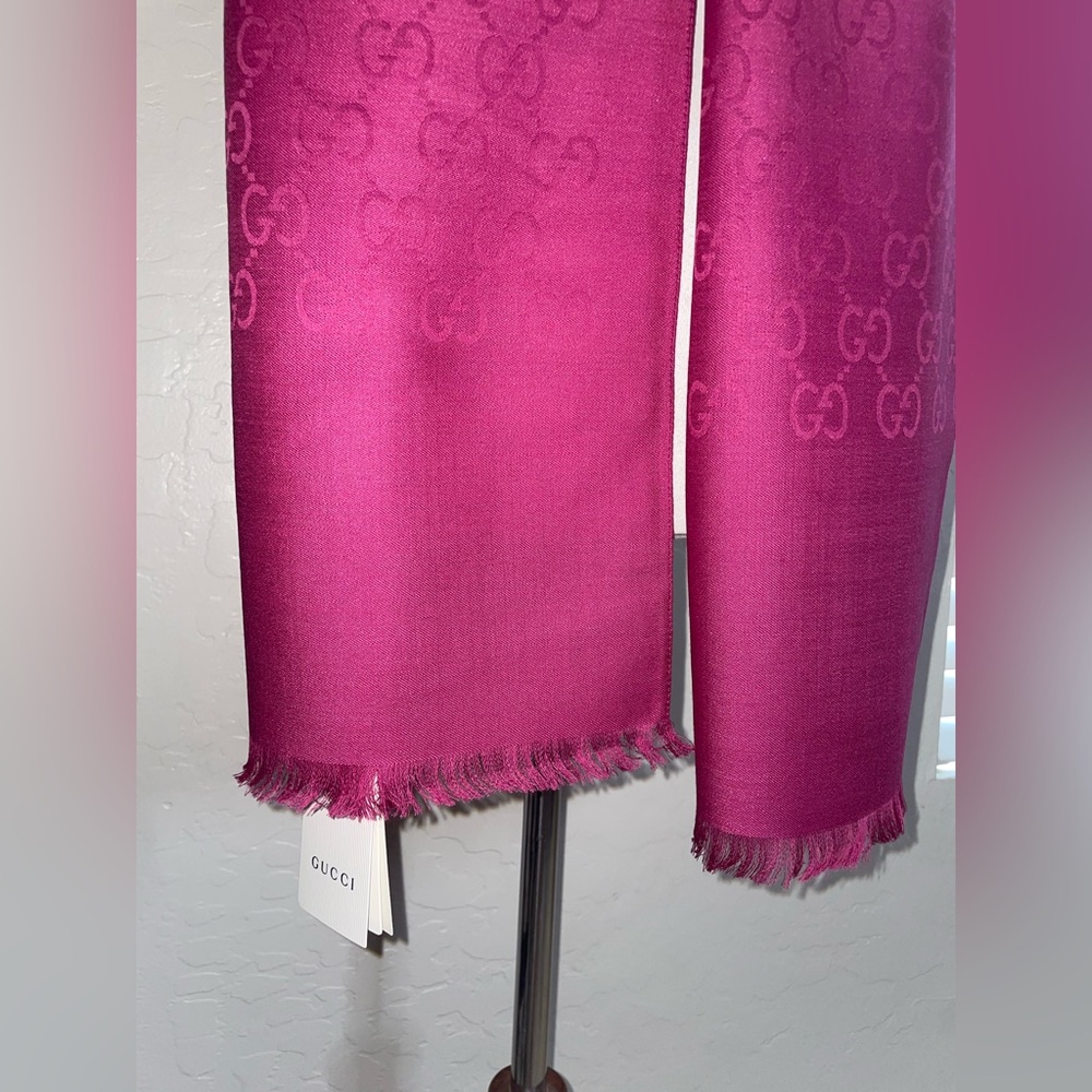 🎉HP🎉New! Gucci Logo Double GG Silk/Wool Pink Scarf 71”x18”-Made in Italy🇮🇹 - Picture 11 of 14